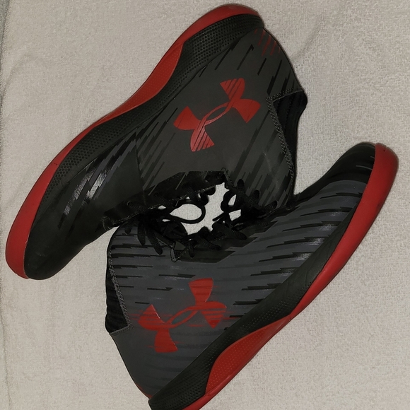 Women's Size 10.5 Under Armour Black Leather HighTop Basketball Shoes-Court Only - Picture 13 of 14